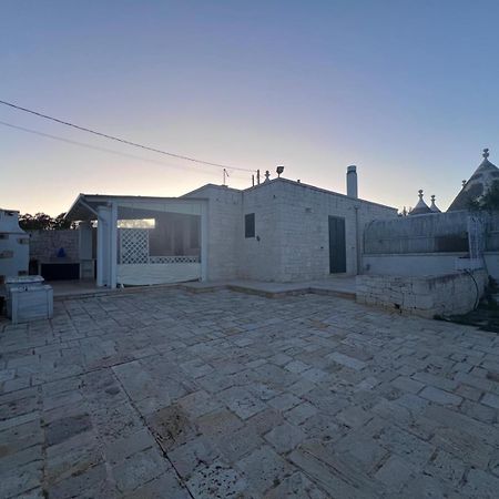 Trullo Le Tre Sorelle Cisternino Bagian luar foto
