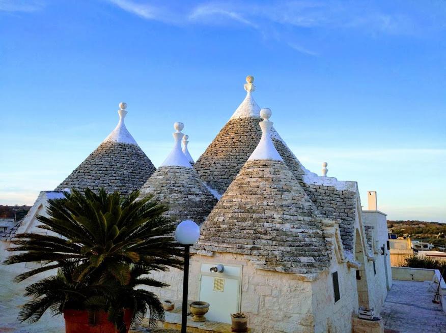 Trullo Le Tre Sorelle Cisternino Bagian luar foto
