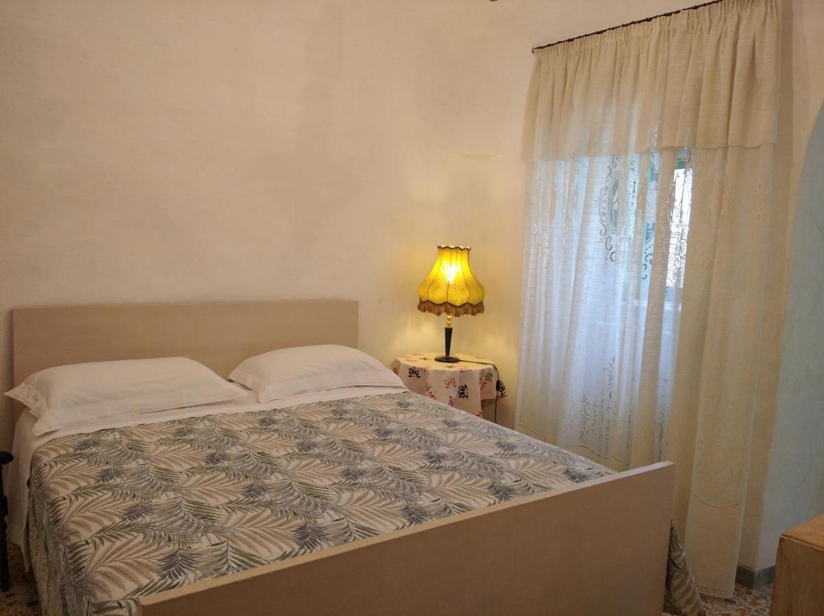 Trullo Le Tre Sorelle Cisternino Bagian luar foto