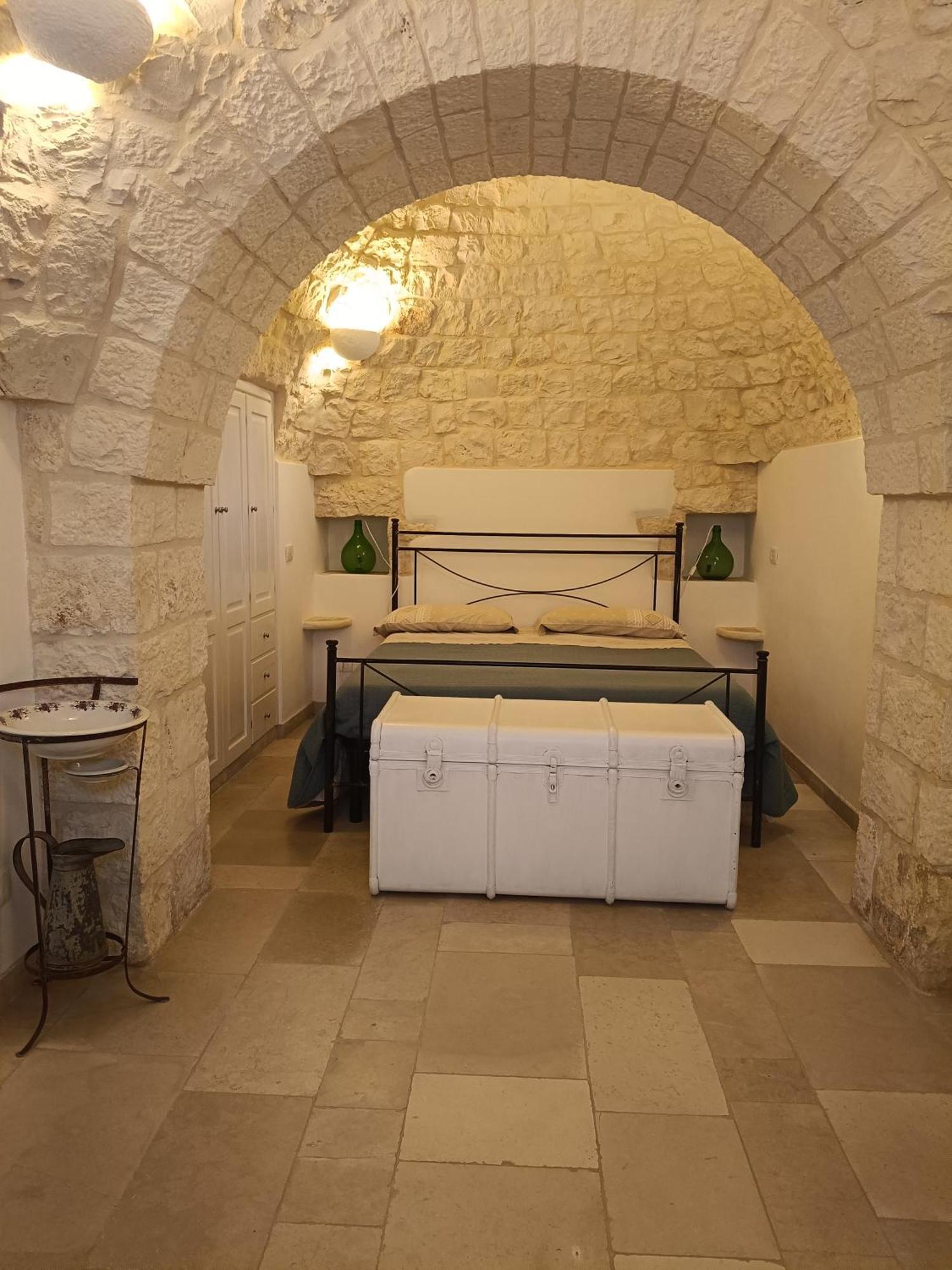 Trullo Le Tre Sorelle Cisternino Bagian luar foto