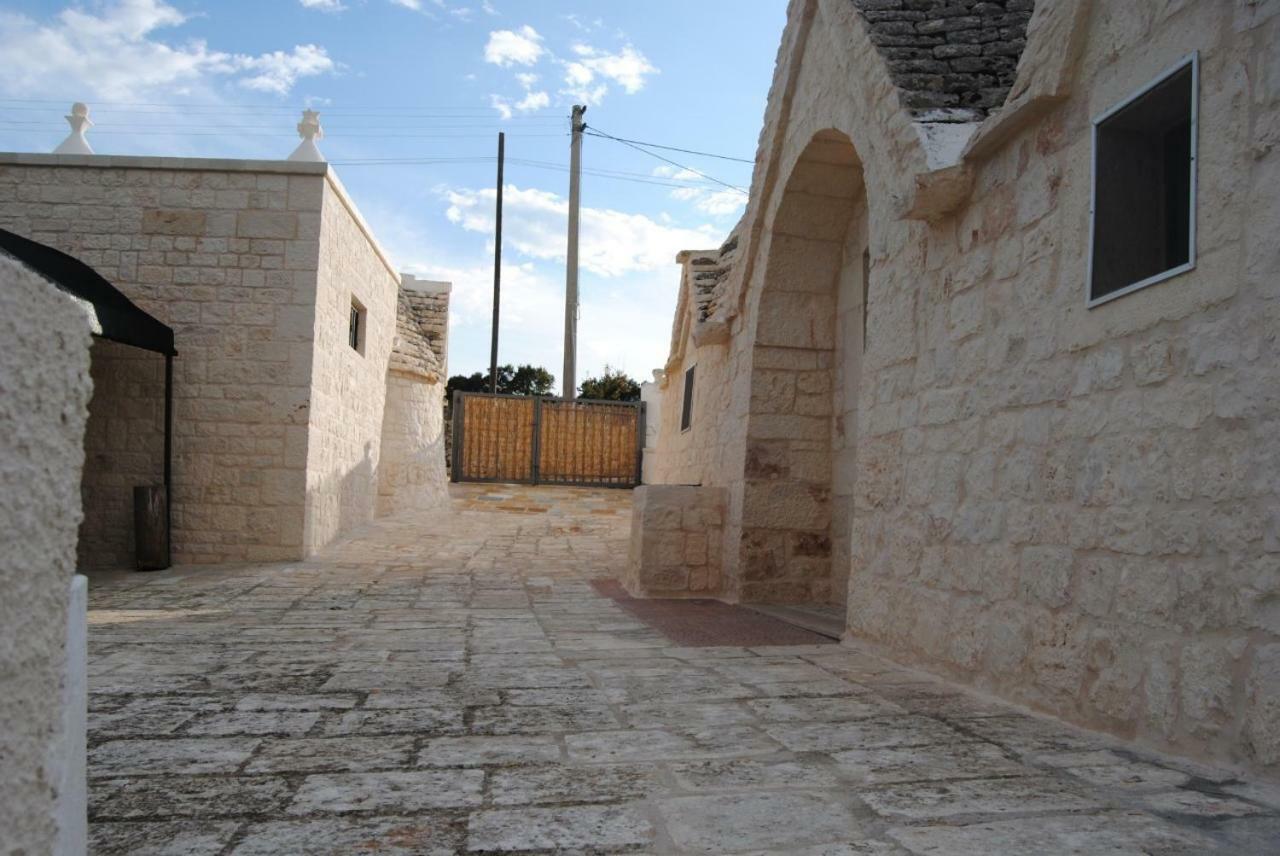 Trullo Le Tre Sorelle Cisternino Bagian luar foto
