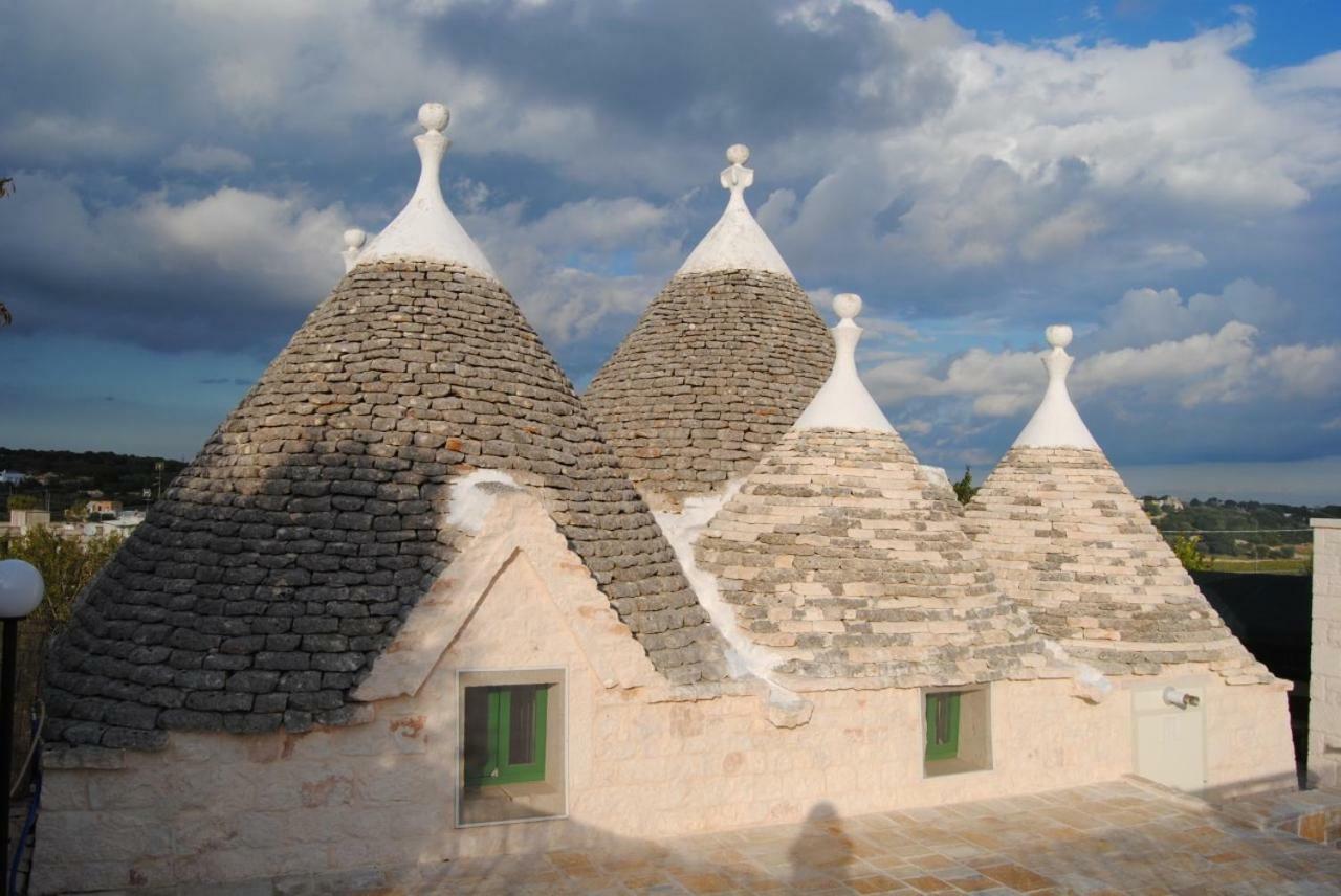 Trullo Le Tre Sorelle Cisternino Bagian luar foto
