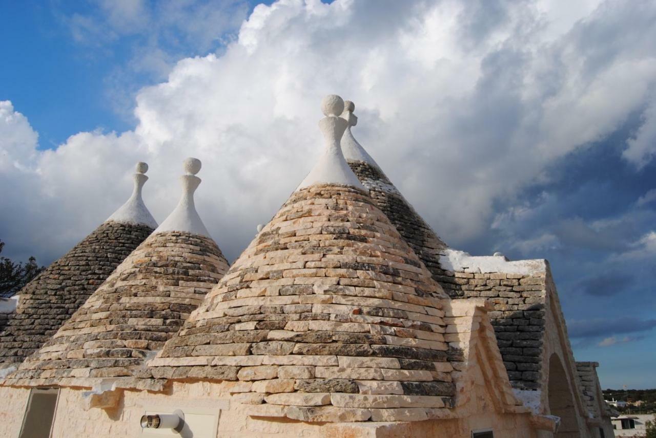 Trullo Le Tre Sorelle Cisternino Bagian luar foto