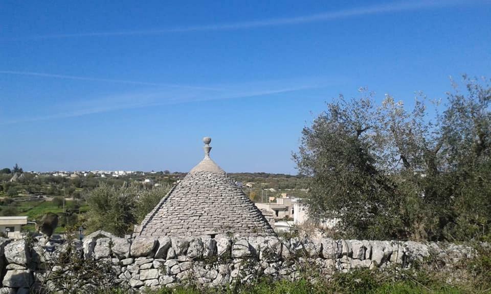 Trullo Le Tre Sorelle Cisternino Bagian luar foto