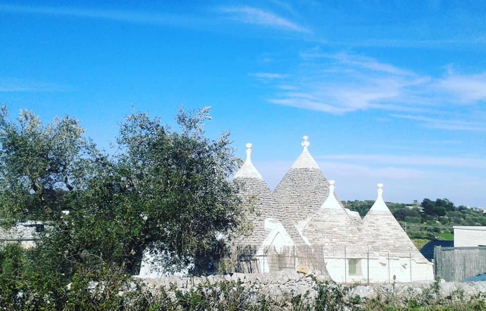 Trullo Le Tre Sorelle Cisternino Bagian luar foto