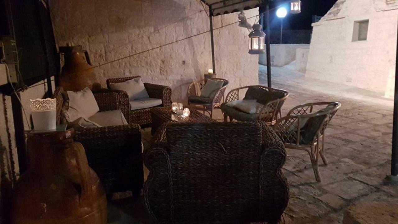 Trullo Le Tre Sorelle Cisternino Bagian luar foto
