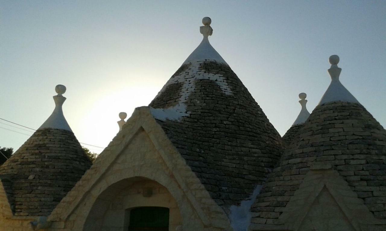 Trullo Le Tre Sorelle Cisternino Bagian luar foto