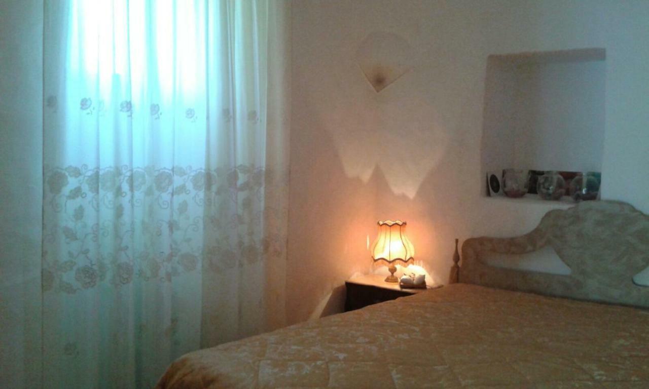 Trullo Le Tre Sorelle Cisternino Bagian luar foto
