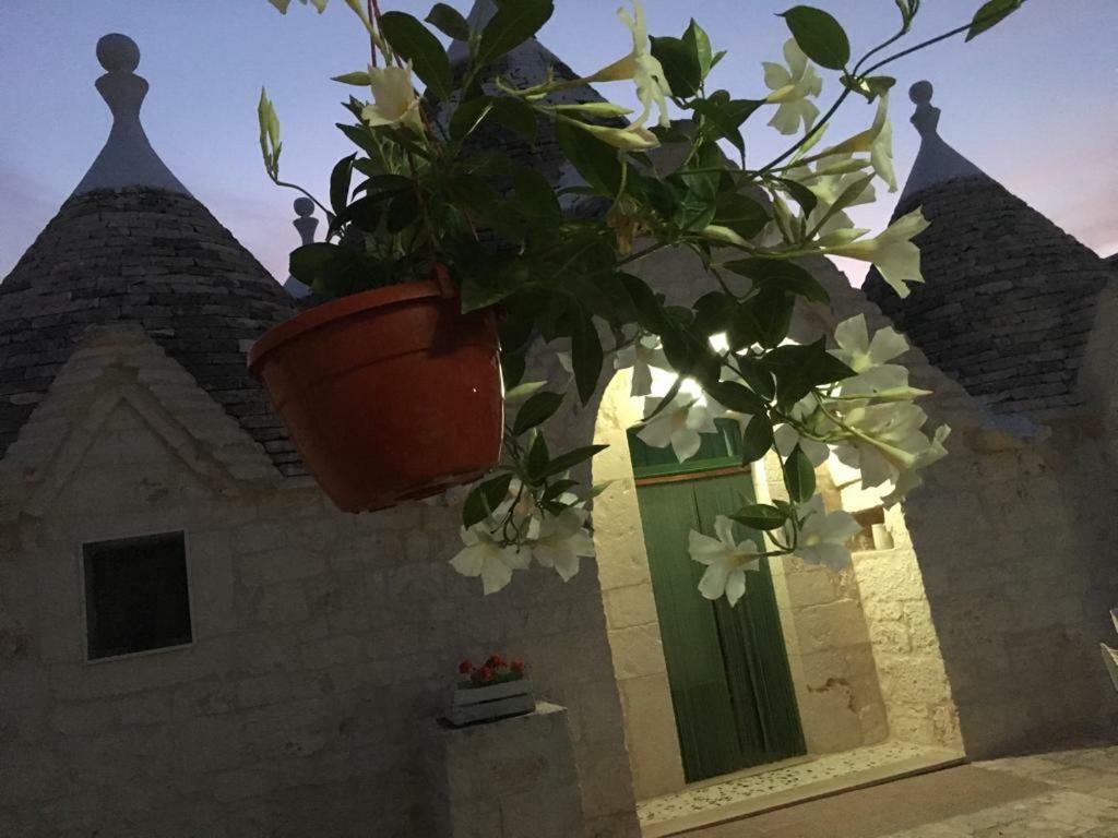 Trullo Le Tre Sorelle Cisternino Bagian luar foto