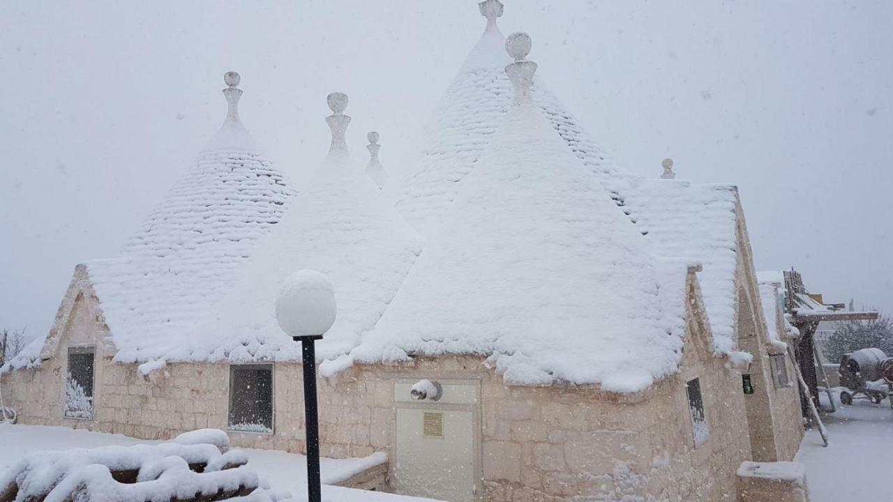 Trullo Le Tre Sorelle Cisternino Bagian luar foto