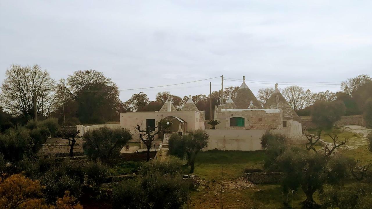 Trullo Le Tre Sorelle Cisternino Bagian luar foto