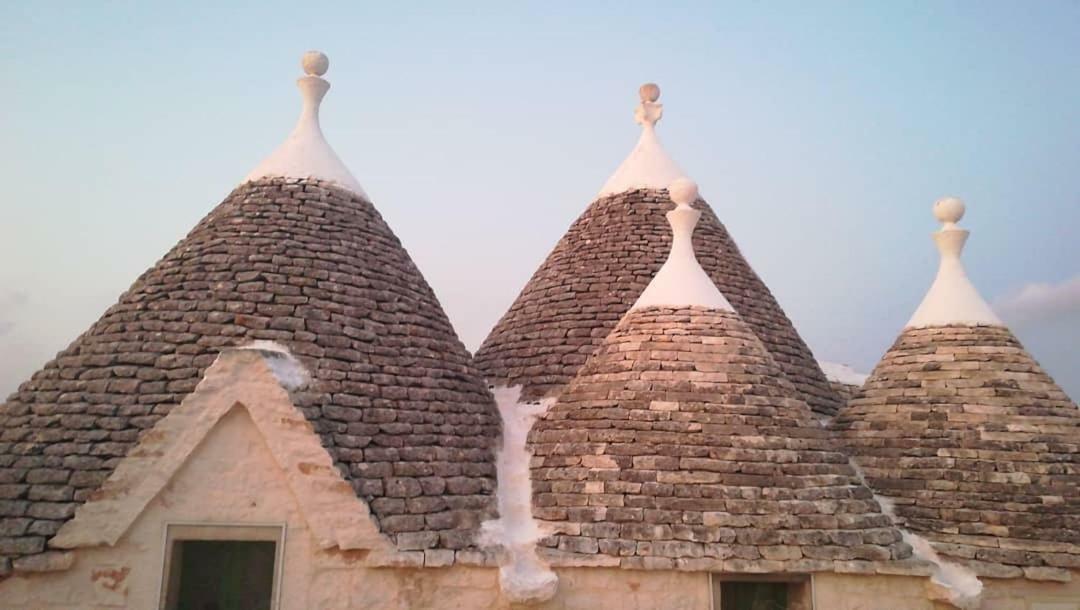 Trullo Le Tre Sorelle Cisternino Bagian luar foto